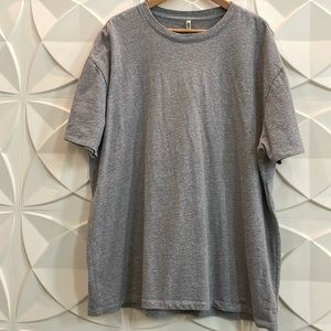 Essentials fear of god basic grey tee. Oversize medium